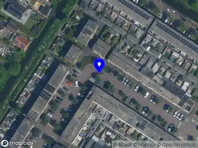 Ambulance met gepaste spoed naar de Lomondlaan in Amsterdam