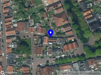 Ambulance met grote spoed naar de Grote Molensteeg in Edam