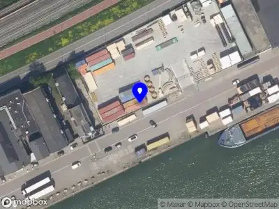 Ambulance met gepaste spoed naar de Koningin Wilhelminahaven NZ in Vlaardingen