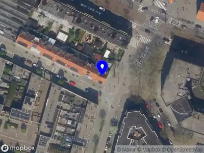 Ambulance met gepaste spoed naar de Schippersstraat in Rotterdam
