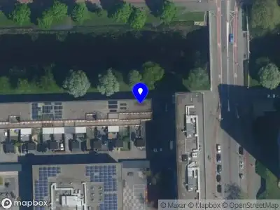 Ambulance met grote spoed naar de Johan Coltermanpad in Amsterdam