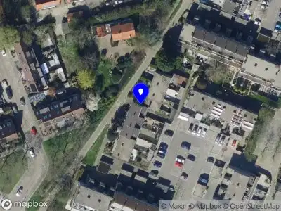 Ambulance met grote spoed naar de Boomgaardhoekseweg in Hoogvliet Rotterdam