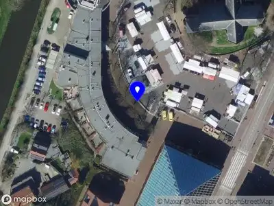 Brandweer met grote spoed naar de Markt in Spijkenisse vanwege reanimatie