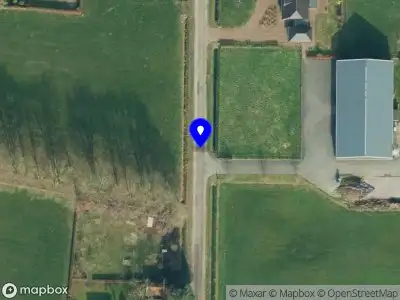 Politie naar de 1e Meijerinkshoekweg in Wierden vanwege voertuigen te water