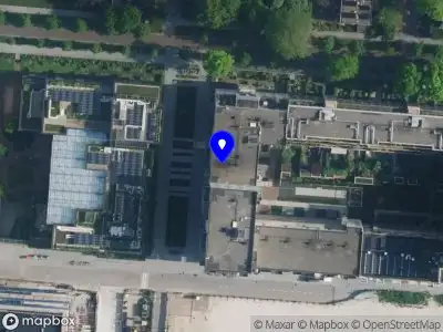 Ambulance met gepaste spoed naar de Eemlandstraat in Amsterdam