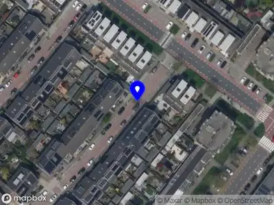 Ambulance met grote spoed naar de Elisabeth van Engelandlaan in Leiderdorp