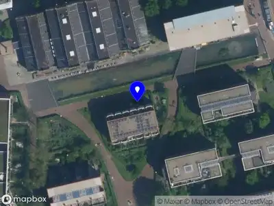 Ambulance met gepaste spoed naar de Waterpoortweg in Amsterdam
