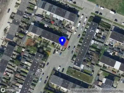 Ambulance met gepaste spoed naar de Tieflandstraat in Hoogvliet Rotterdam