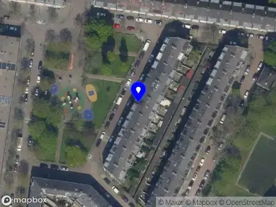 Ambulance met grote spoed naar de Letlandsestraat in Rotterdam