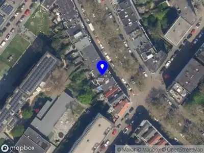 Ambulance met grote spoed naar de Schiebroekselaan in Rotterdam