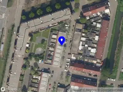 Ambulance met grote spoed naar de Ter Wormstraat in Rotterdam