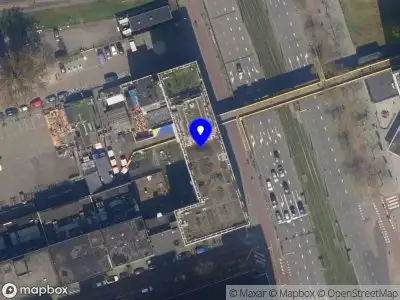 Ambulance met grote spoed naar de Schiekade in Rotterdam