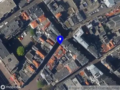 Ambulance met grote spoed naar de Korte Molenstraat in 's-Gravenhage