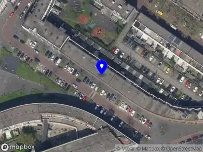 Ambulance met gepaste spoed naar de Hillestraat in Rotterdam