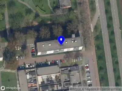 Ambulance met grote spoed naar de Jozef Oreliosingel in Schiedam