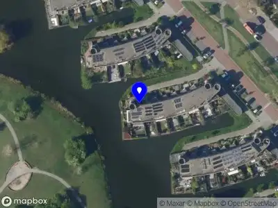 Ambulance met grote spoed naar de Hoefslag in Voorburg