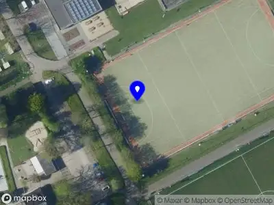 Ambulance en brandweer met grote spoed naar de De Weijver in Hoogwoud vanwege waarnemen gaslucht