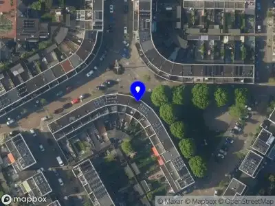 Ambulance met grote spoed naar de Alida Buitendijkpad in Leiden