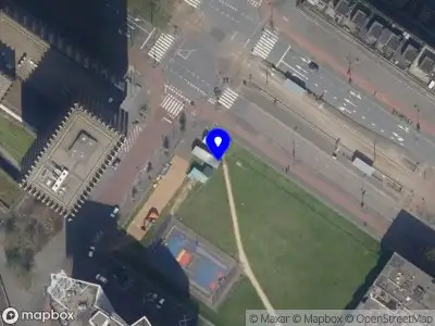 Ambulance met gepaste spoed naar de Laan op Zuid in Rotterdam