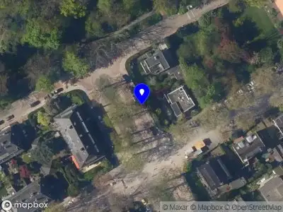 Ambulance met grote spoed naar de Theo Mann-Bouwmeesterlaan in 's-Gravenhage