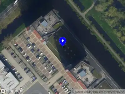 Ambulance met grote spoed naar de Wijde Wormer in Capelle aan den IJssel