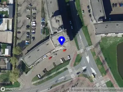 Ambulance met grote spoed naar de Margaretha Roosenboomstraat in Spijkenisse