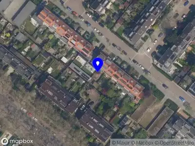 Ambulance met grote spoed naar de Terbregselaan in Rotterdam