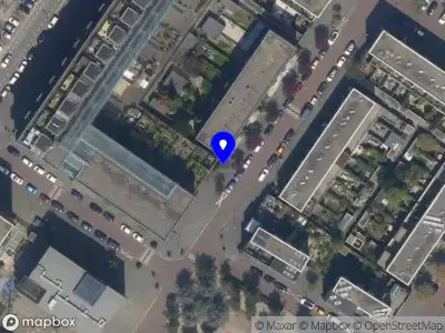 Ambulance met gepaste spoed naar de J.H. van den Broekstraat in Rotterdam