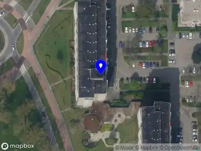 Ambulance met grote spoed naar de Leyerwaard in Rotterdam