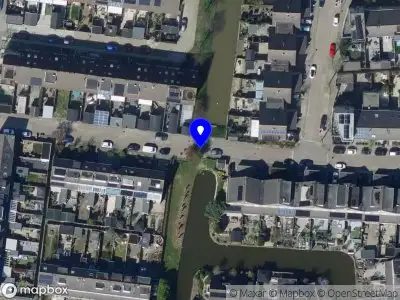 Ambulance met grote spoed naar de Theo Mann-Bouwmeesterstraat in Spijkenisse