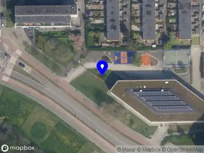 Ambulance met gepaste spoed naar de Icarusstraat in Rotterdam