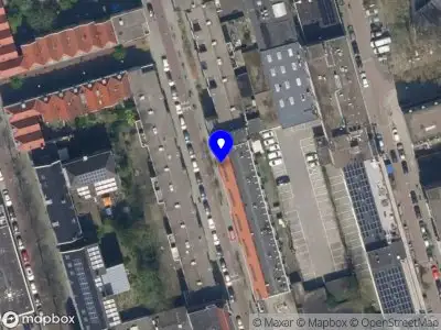 Ambulance met grote spoed naar de Anna Paulownastraat in Rotterdam
