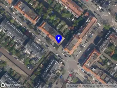 Ambulance met gepaste spoed naar de Kerstant van den Bergelaan in Rotterdam