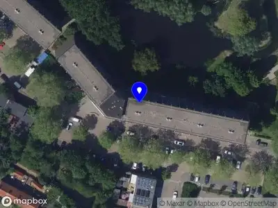 Ambulance met grote spoed naar de Nicolaas Beetsstraat in Alblasserdam