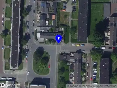 Brandweer met grote spoed naar de Cornelis Houtmanstraat in Dordrecht vanwege voertuigbrand