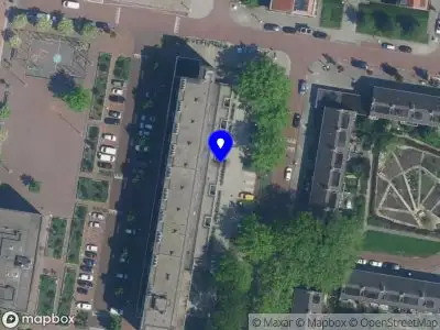Ambulance met grote spoed naar de Bierens de Haanstraat in Amsterdam