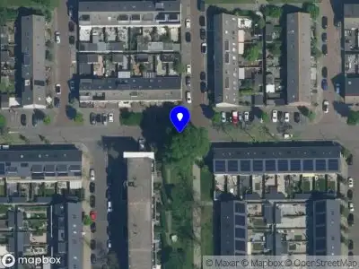 Brandweer met gepaste spoed naar de Roordastraat in Haarlem vanwege een liftopsluiting