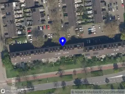 Ambulance met grote spoed naar de Royaardsplein in Schiedam