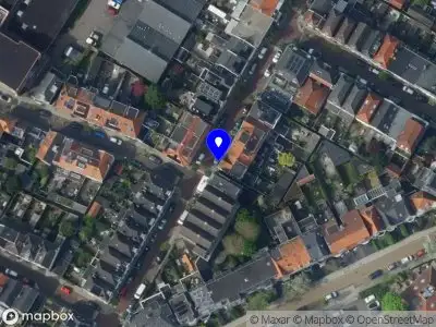 Ambulance met grote spoed naar de Costerstraat in Alkmaar