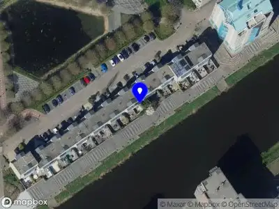 Ambulance met grote spoed naar de Landhoofd in Hellevoetsluis