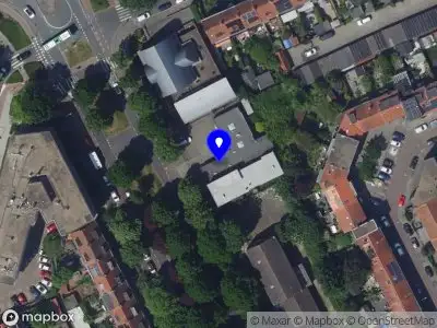 Ambulance met grote spoed naar de Brouwersdijk in Dordrecht