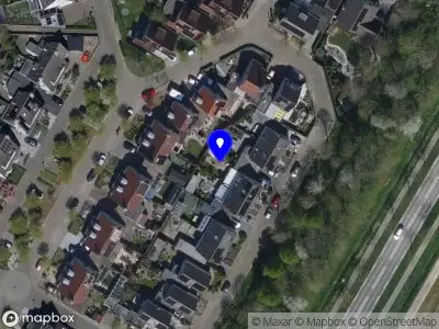 Brandweer en politie met grote spoed naar de Dijkplan in Steenbergen vanwege waarnemen gaslucht