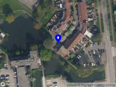 Ambulance met grote spoed naar de Lakenhal in Capelle aan den IJssel