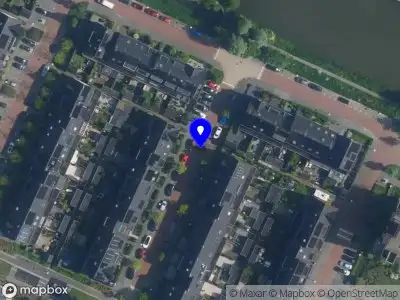 Ambulance met grote spoed naar de Hillenraad in Amstelveen