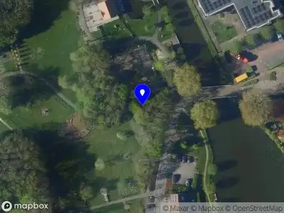 Ambulance met grote spoed naar de Woidzicht in Lutjebroek