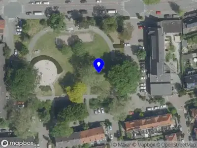 Brandweer met grote spoed naar de Pioenroosstraat in Eindhoven vanwege reanimatie