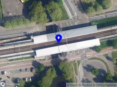 Politie naar de Spoorbaanpad in Almere vanwege aanrijding met letsel