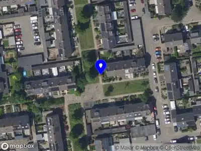 Ambulance met grote spoed naar de Lindenhof in Sleeuwijk