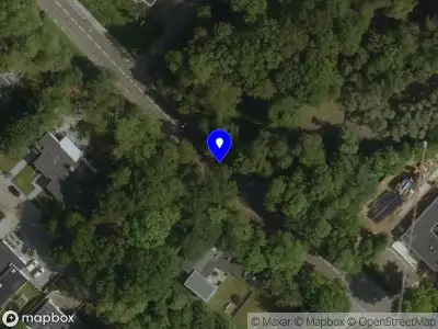 Brandweer met grote spoed naar de Markgravenstraat in Hoensbroek vanwege voertuigbrand