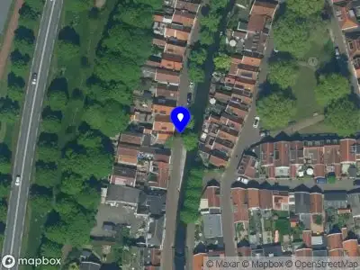 Ambulance met grote spoed naar de Wijngaardsgracht in Edam